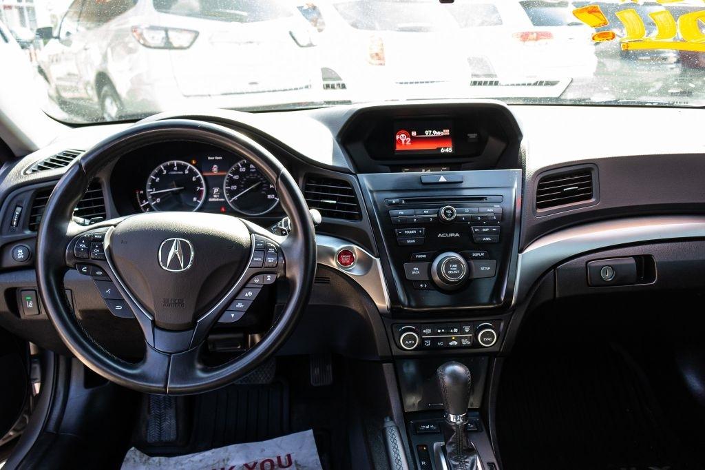 Acura ILX 8-Spd AT 2016