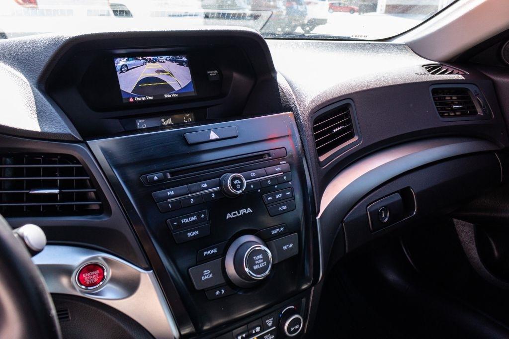 Acura ILX 8-Spd AT 2016