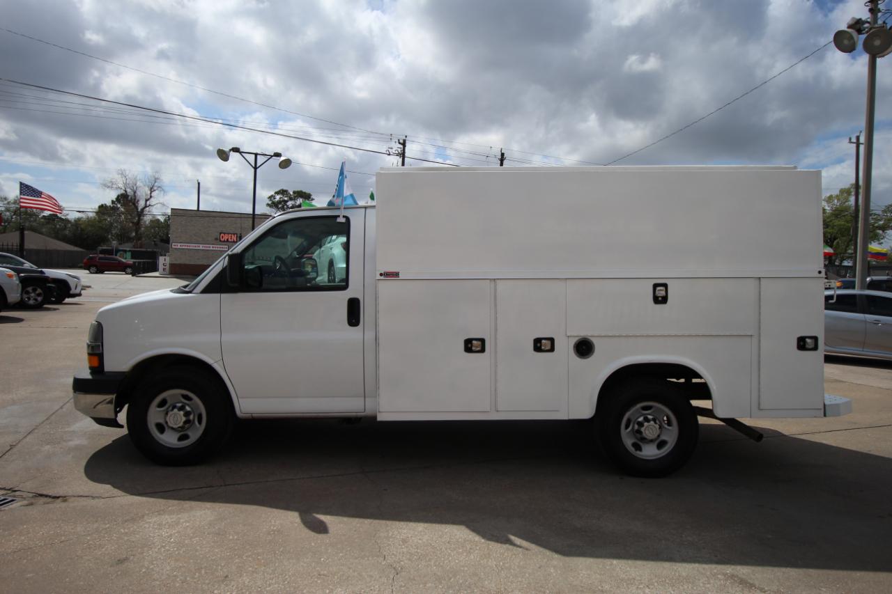 Chevrolet Express G3500 139" 2015