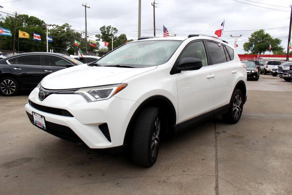Toyota RAV4 LE FWD 2017 Toyota RAV4 LE FWD 2017