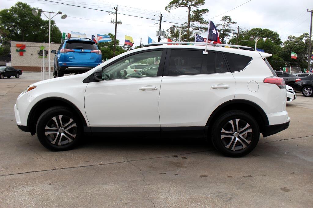 Toyota RAV4 LE FWD 2017 Toyota RAV4 LE FWD 2017