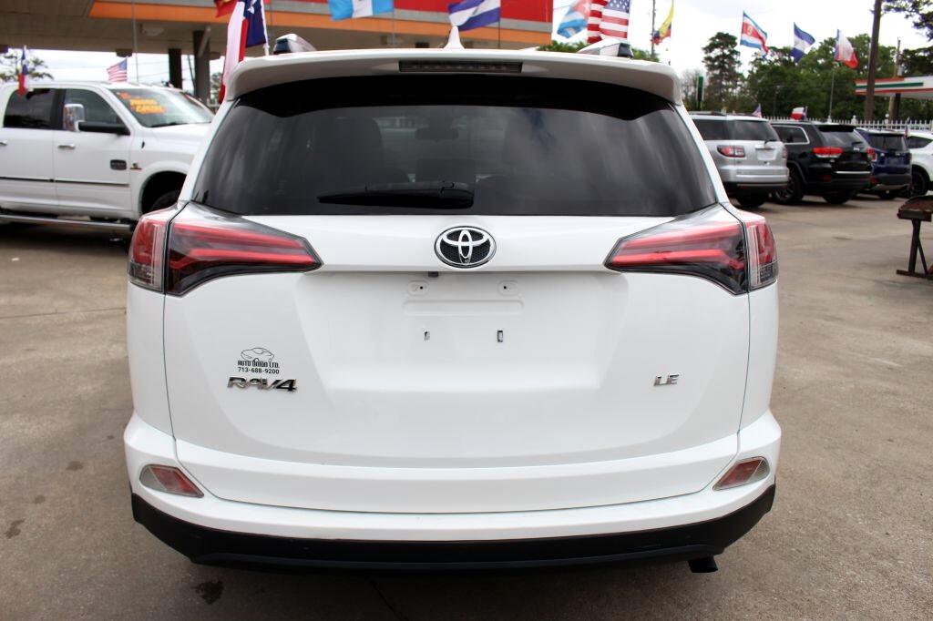 Toyota RAV4 LE FWD 2017 Toyota RAV4 LE FWD 2017