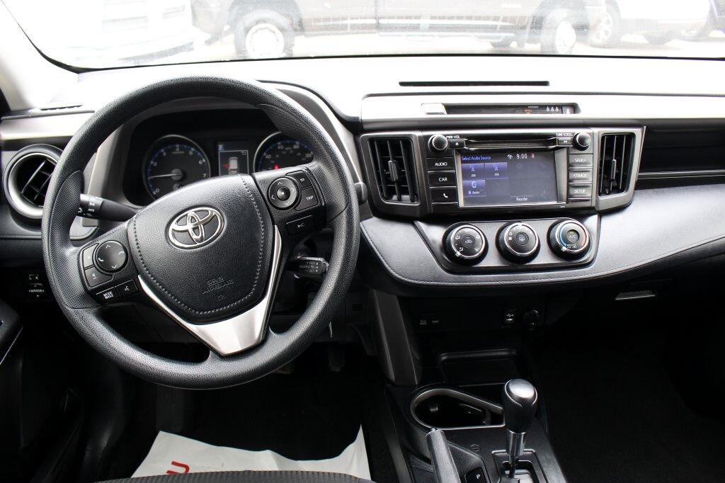 Toyota RAV4 LE FWD 2017 Toyota RAV4 LE FWD 2017