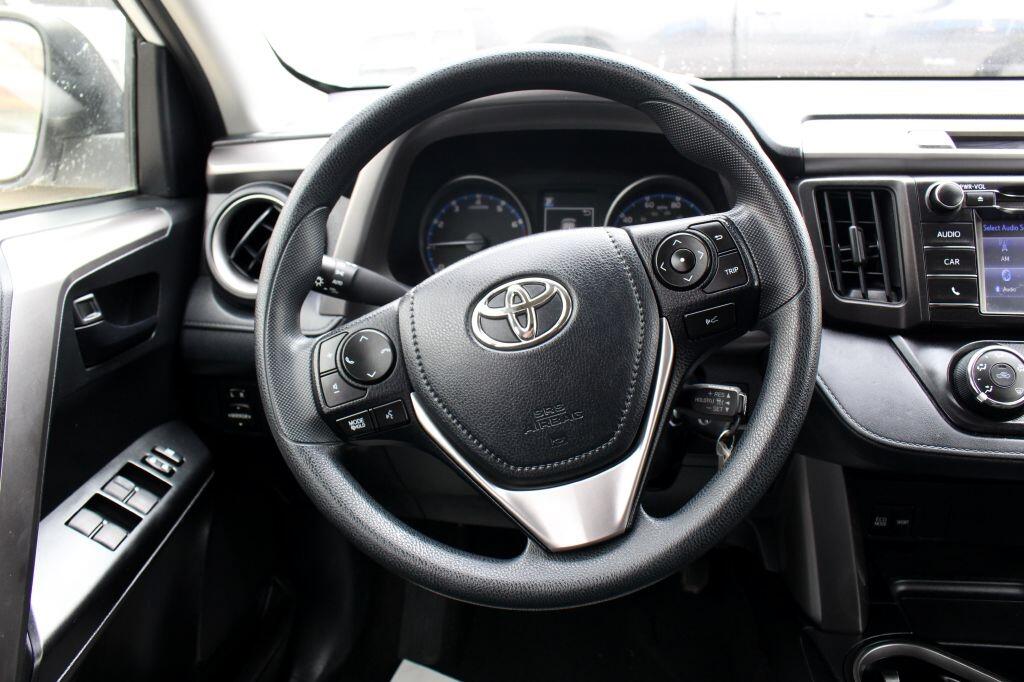 Toyota RAV4 LE FWD 2017 Toyota RAV4 LE FWD 2017