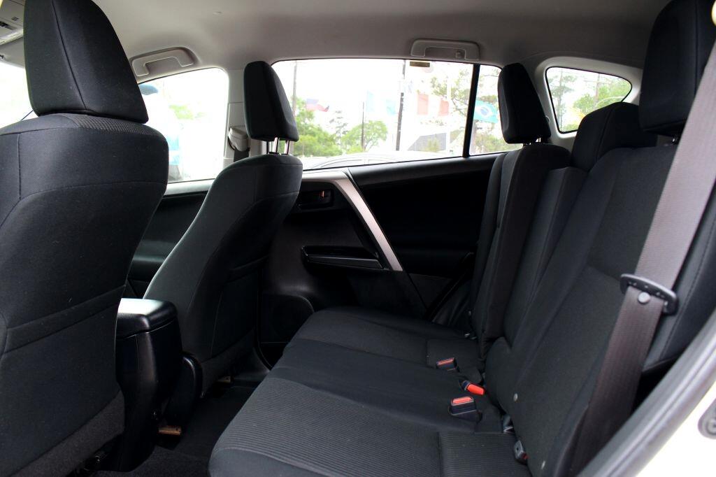 Toyota RAV4 LE FWD 2017 Toyota RAV4 LE FWD 2017