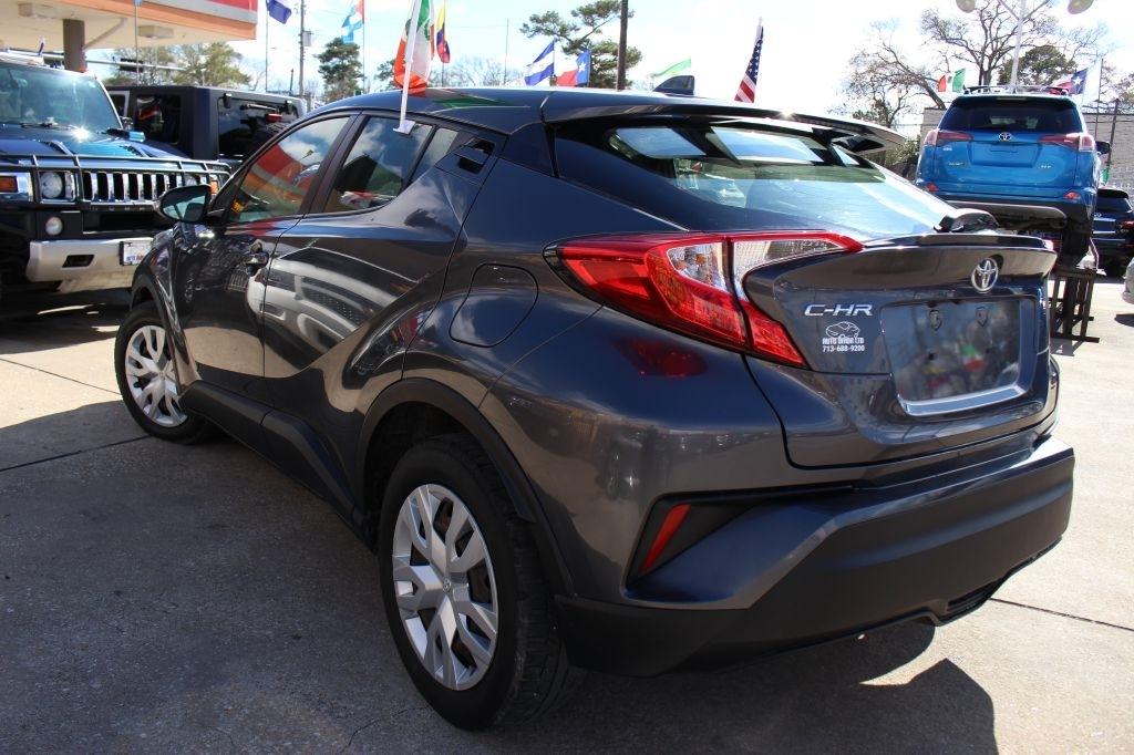 Toyota C-HR XLE 2019