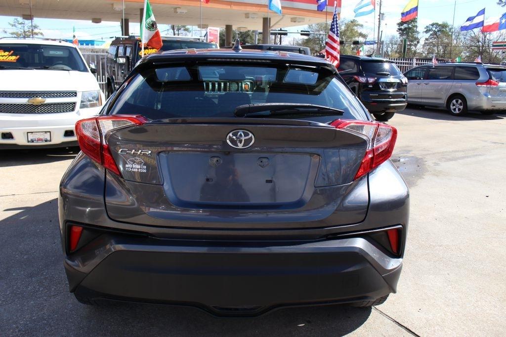 Toyota C-HR XLE 2019