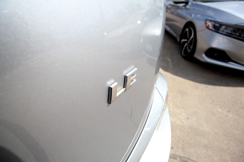 Toyota RAV4 LE FWD 2018 Toyota RAV4 LE FWD 2018