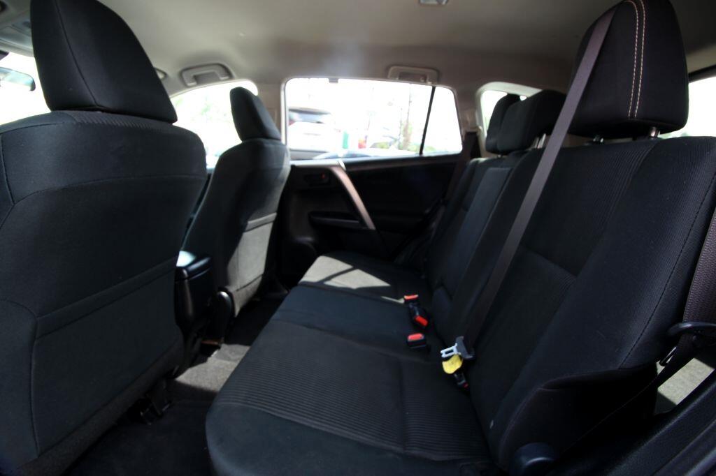 Toyota RAV4 LE FWD 2018 Toyota RAV4 LE FWD 2018