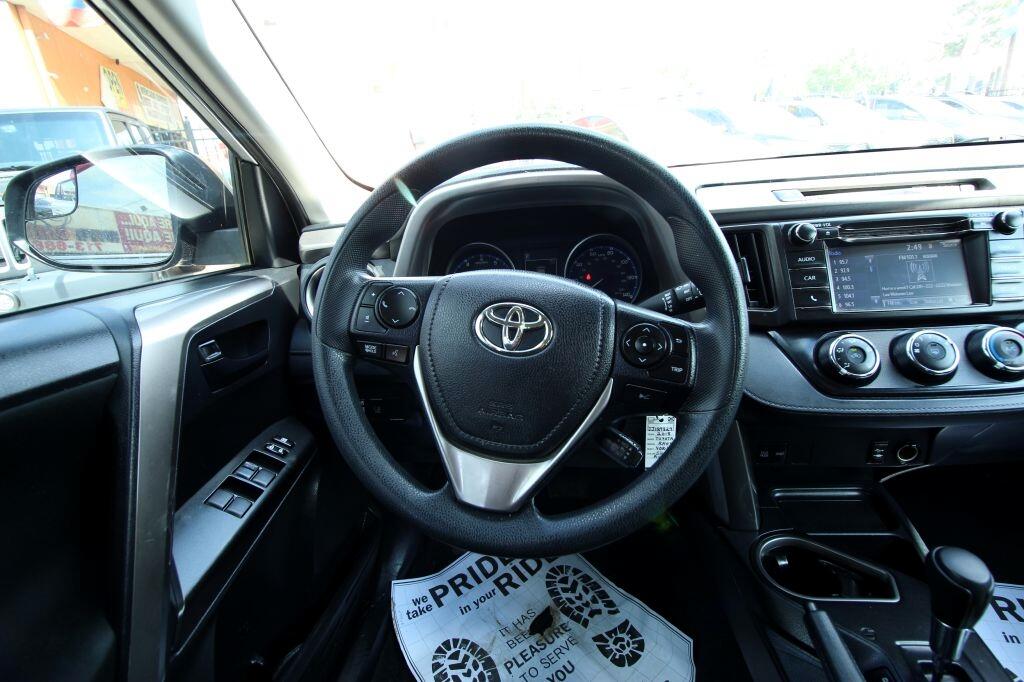 Toyota RAV4 LE FWD 2018 Toyota RAV4 LE FWD 2018