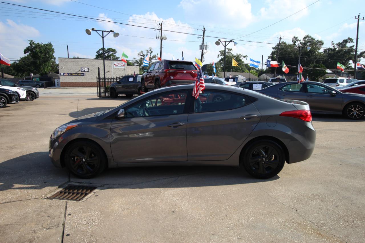 Hyundai Elantra GLS M/T 2013
