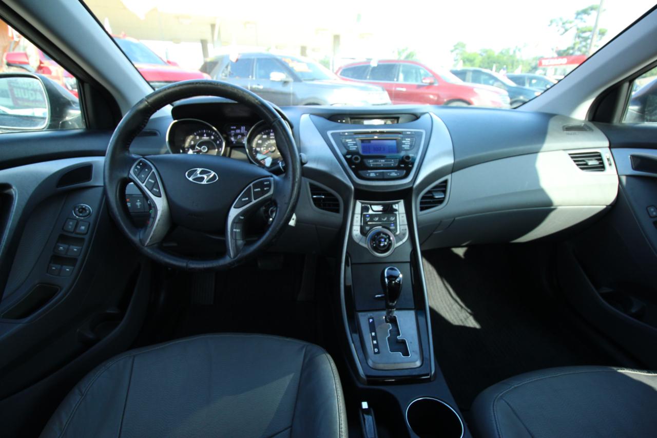 Hyundai Elantra GLS M/T 2013
