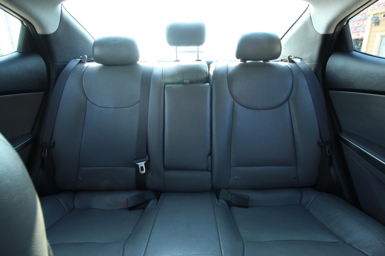 Hyundai Elantra GLS M/T 2013