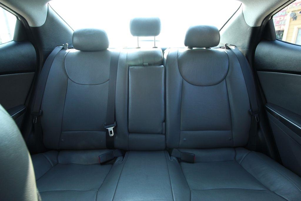 Hyundai Elantra GLS M/T 2013