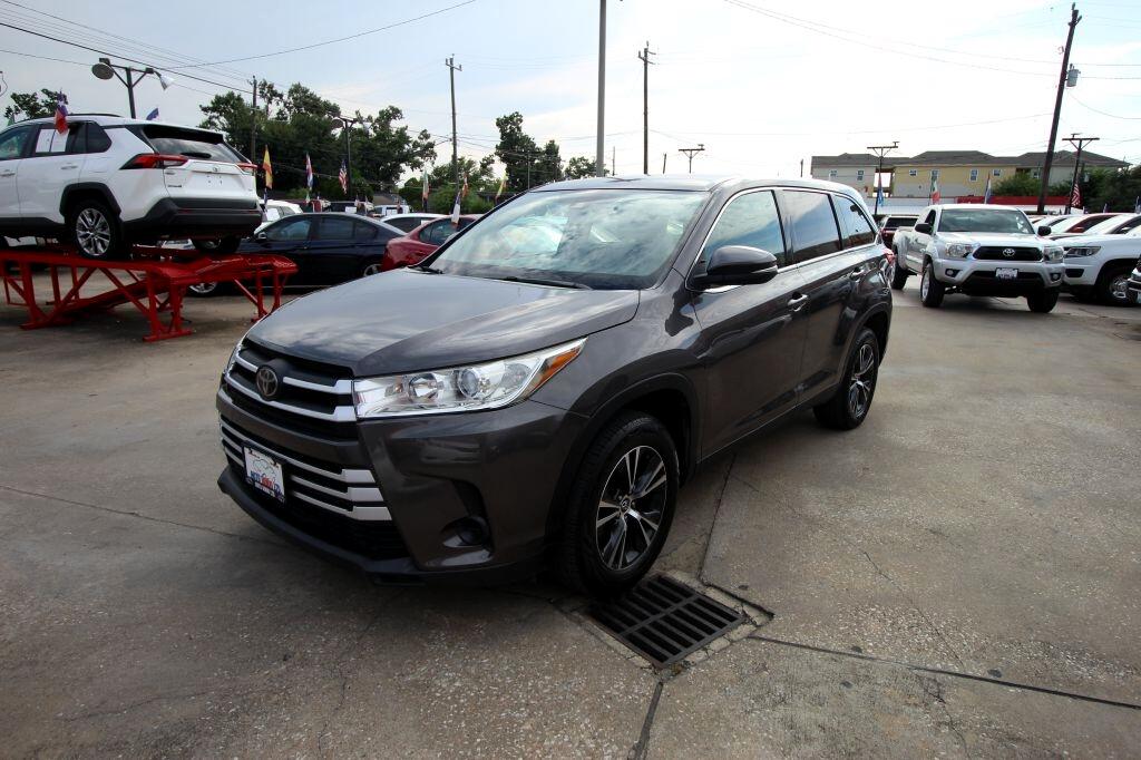 Toyota Highlander LE Plus FWD V6 2019 Toyota Highlander LE Plus FWD V6 2019