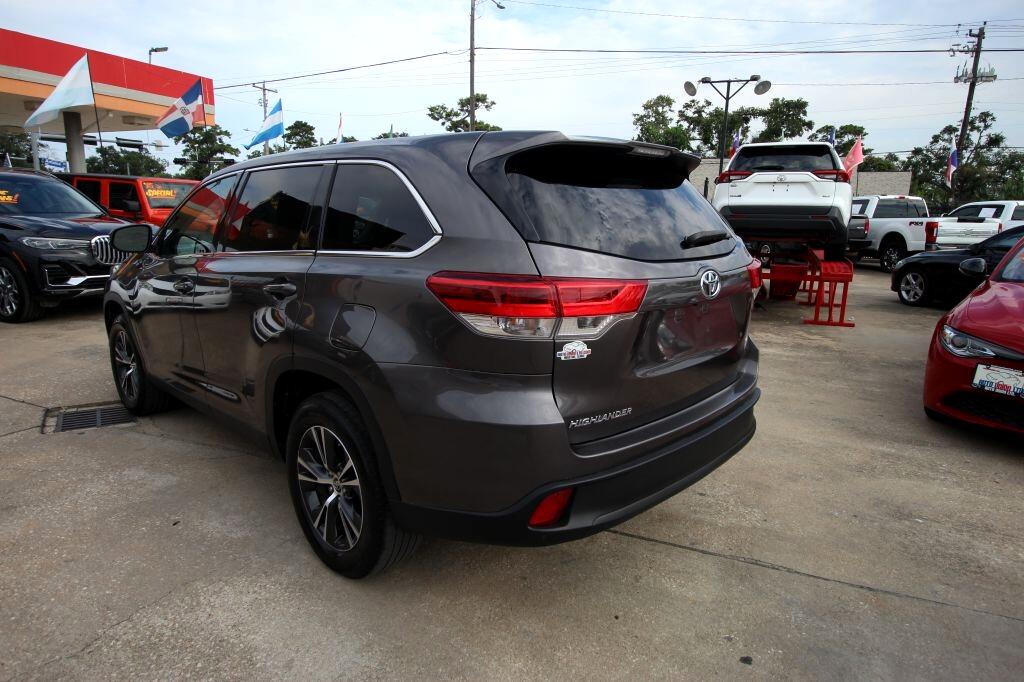 Toyota Highlander LE Plus FWD V6 2019 Toyota Highlander LE Plus FWD V6 2019