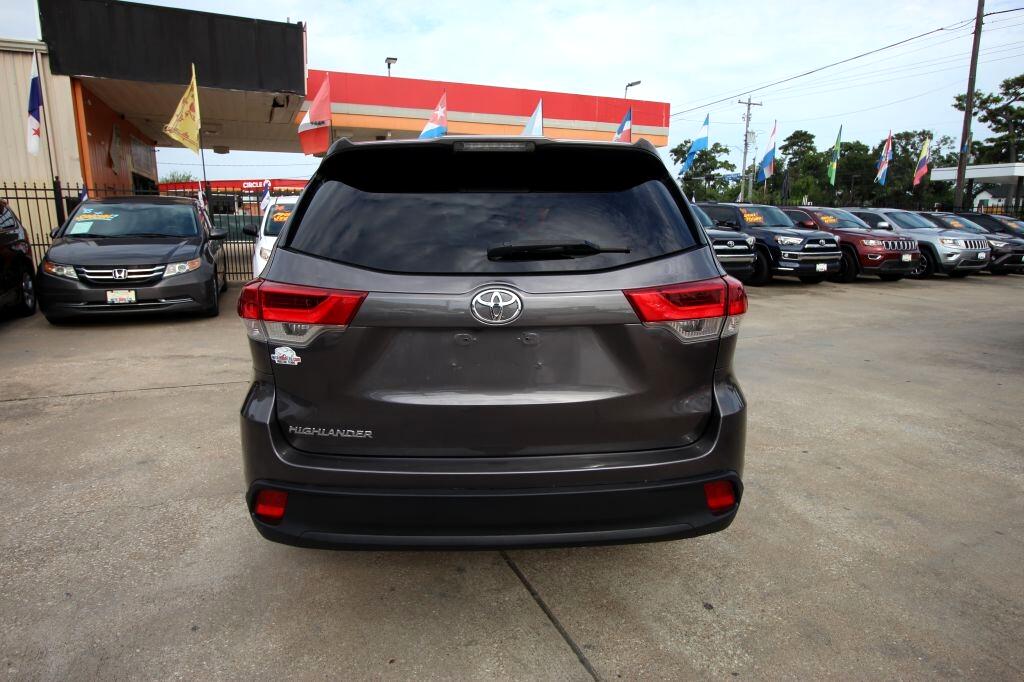 Toyota Highlander LE Plus FWD V6 2019 Toyota Highlander LE Plus FWD V6 2019