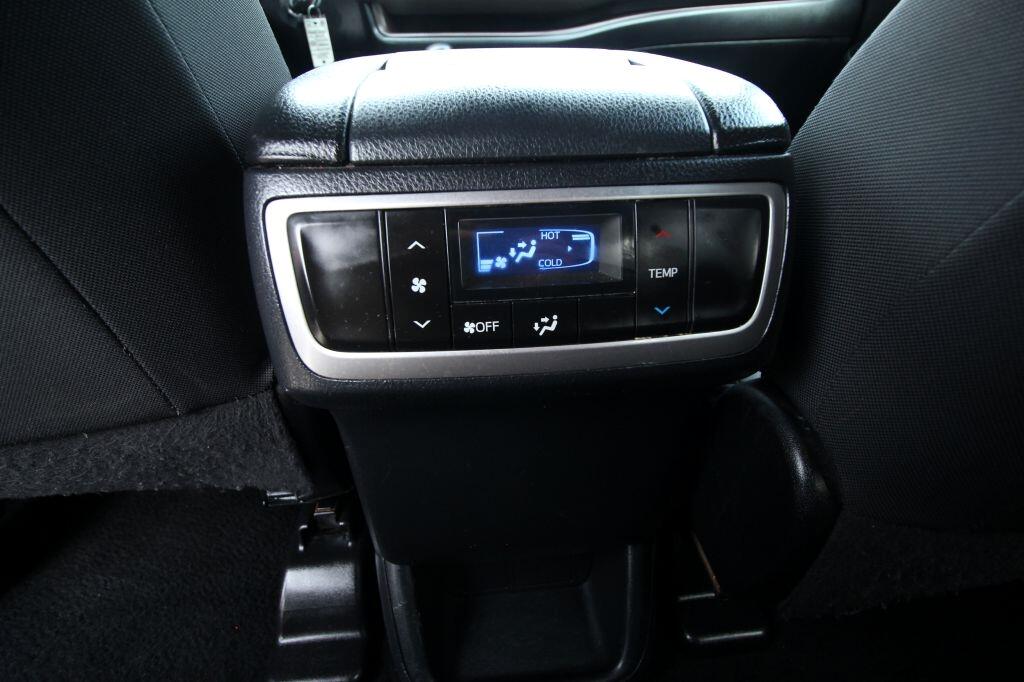 Toyota Highlander LE Plus FWD V6 2019 Toyota Highlander LE Plus FWD V6 2019