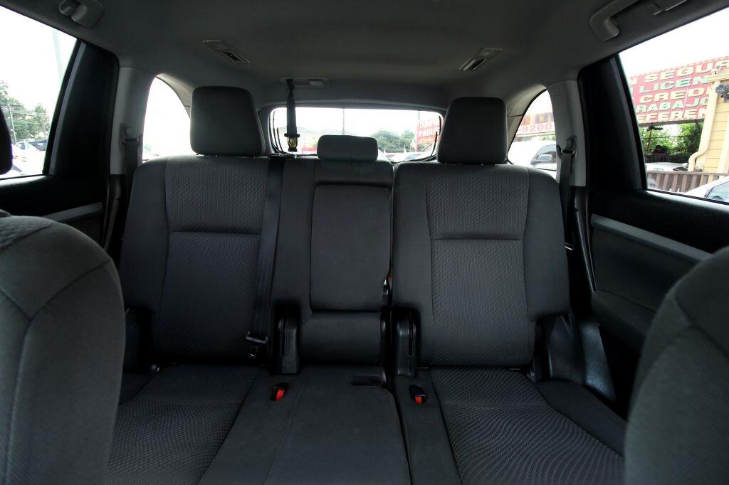 Toyota Highlander LE Plus FWD V6 2019 Toyota Highlander LE Plus FWD V6 2019