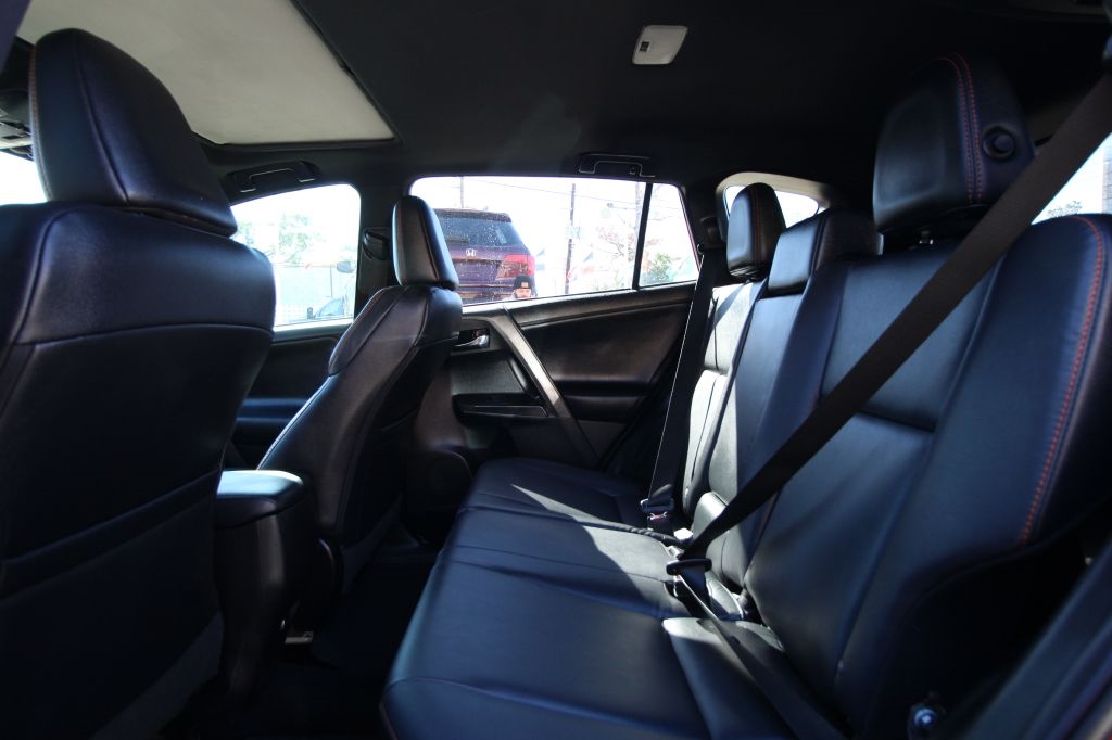 Toyota RAV4 SE FWD 2017 Toyota RAV4 SE FWD 2017