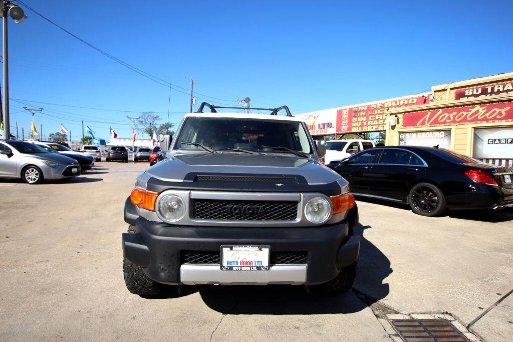 Toyota FJ Cruiser 2WD 2012 Toyota FJ Cruiser 2WD 2012