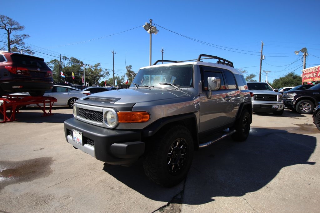 Toyota FJ Cruiser 2WD 2012 Toyota FJ Cruiser 2WD 2012