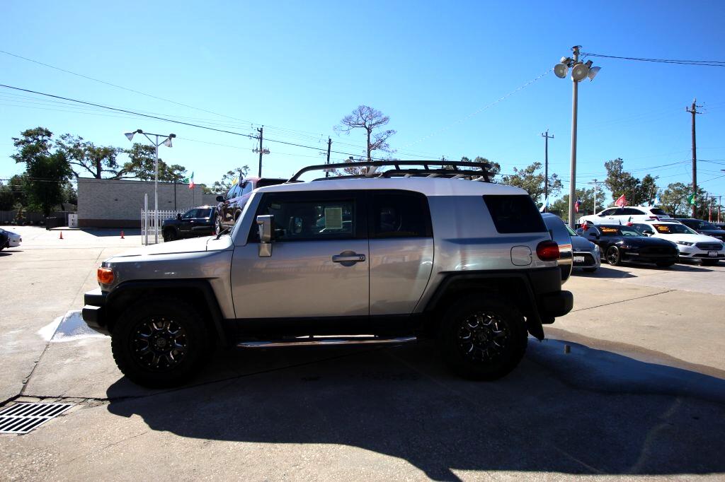 Toyota FJ Cruiser 2WD 2012 Toyota FJ Cruiser 2WD 2012