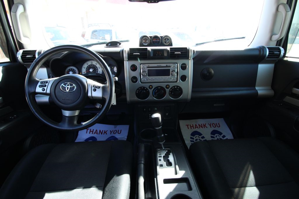 Toyota FJ Cruiser 2WD 2012 Toyota FJ Cruiser 2WD 2012