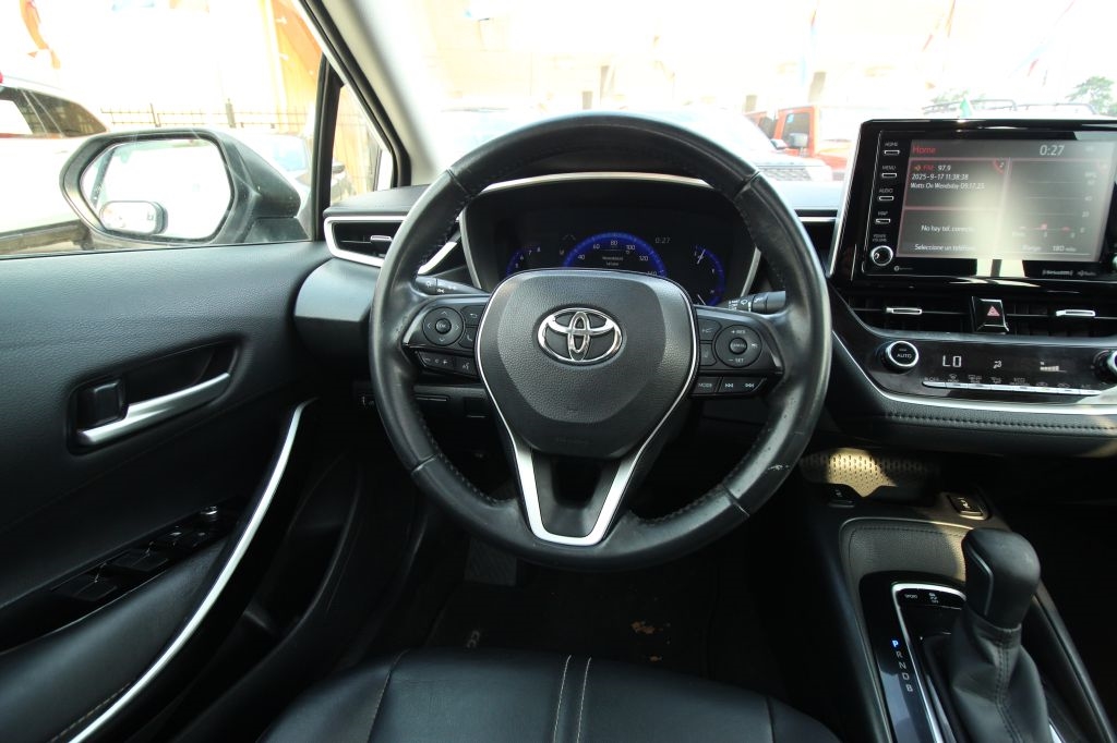 Toyota Corolla XLE 2020 Toyota Corolla XLE 2020