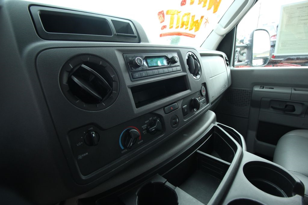 Ford Econoline E-350 Super Duty 2022 Ford Econoline E-350 Super Duty 2022