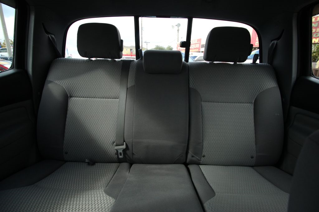 Toyota Tacoma PreRunner Double Cab I4 4AT 2WD 2015