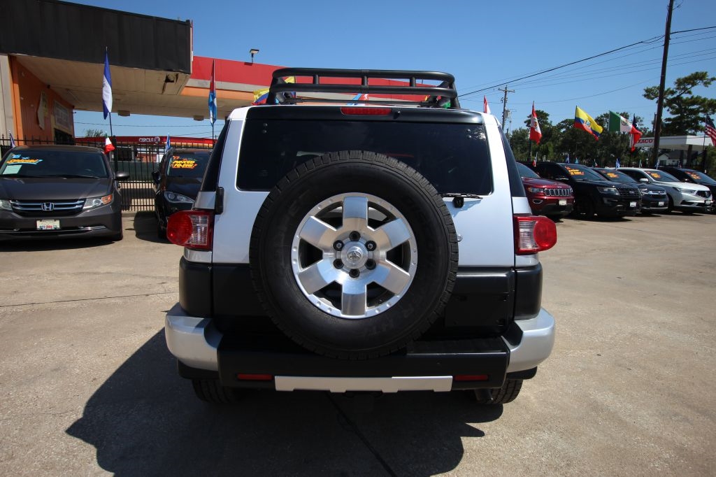 Toyota FJ Cruiser 2WD 2008 Toyota FJ Cruiser 2WD 2008