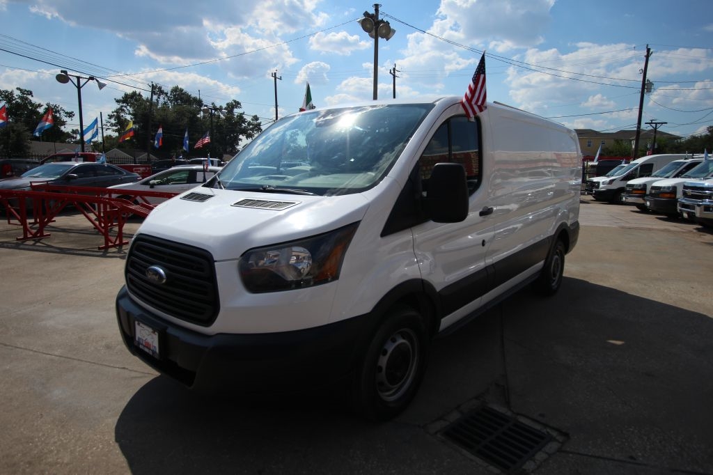 Ford Transit 150 Van Low Roof 60/40 Pass. 130-in. WB 2017 Ford Transit 150 Van Low Roof 60/40 Pass. 130-in. WB 2017