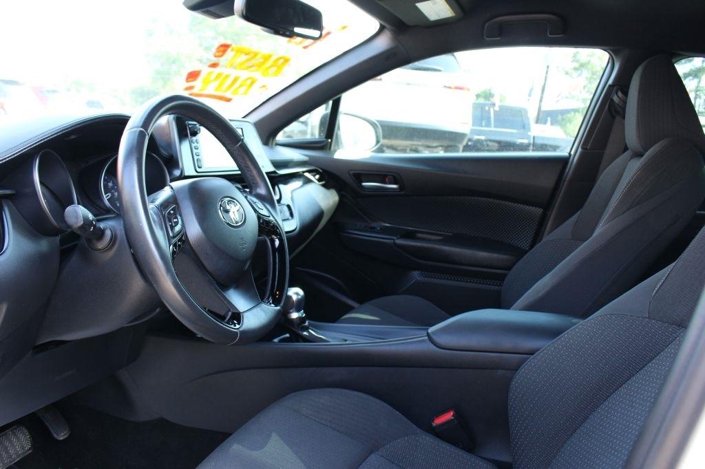 Toyota C-HR XLE 2018