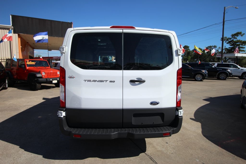 Ford Transit 150 Van Low Roof w/Sliding Pass. 130-in. WB 2015 Ford Transit 150 Van Low Roof w/Sliding Pass. 130-in. WB 2015
