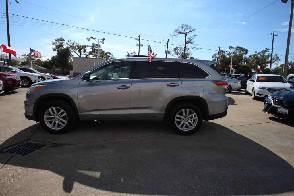 Toyota Highlander LE FWD V6 2015 Toyota Highlander LE FWD V6 2015
