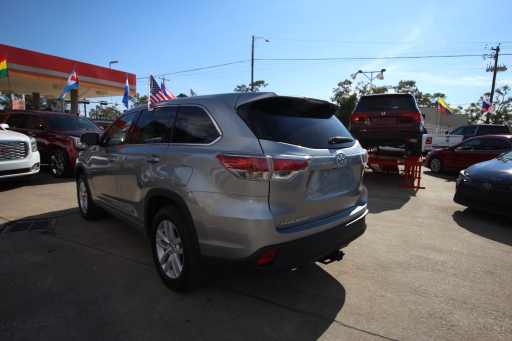 Toyota Highlander LE FWD V6 2015 Toyota Highlander LE FWD V6 2015