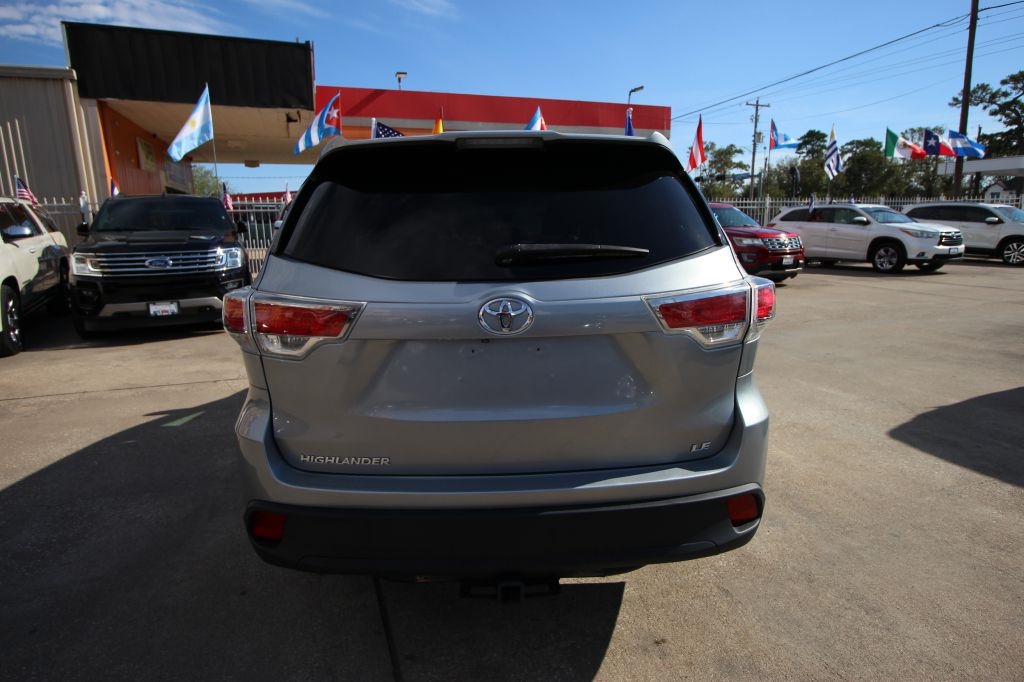 Toyota Highlander LE FWD V6 2015 Toyota Highlander LE FWD V6 2015