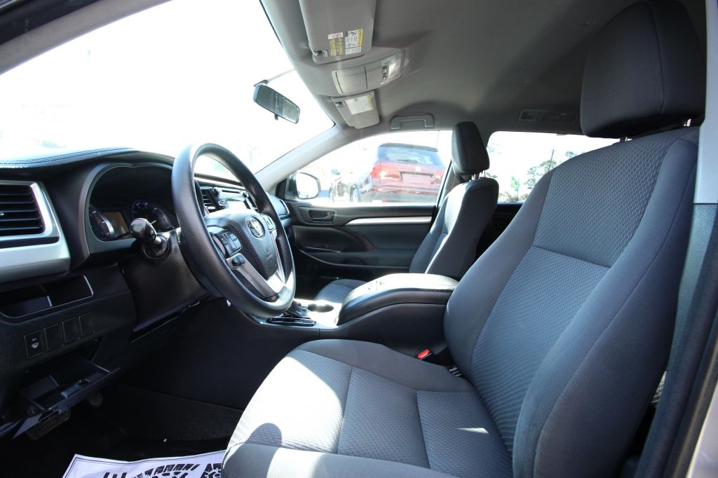 Toyota Highlander LE FWD V6 2015 Toyota Highlander LE FWD V6 2015