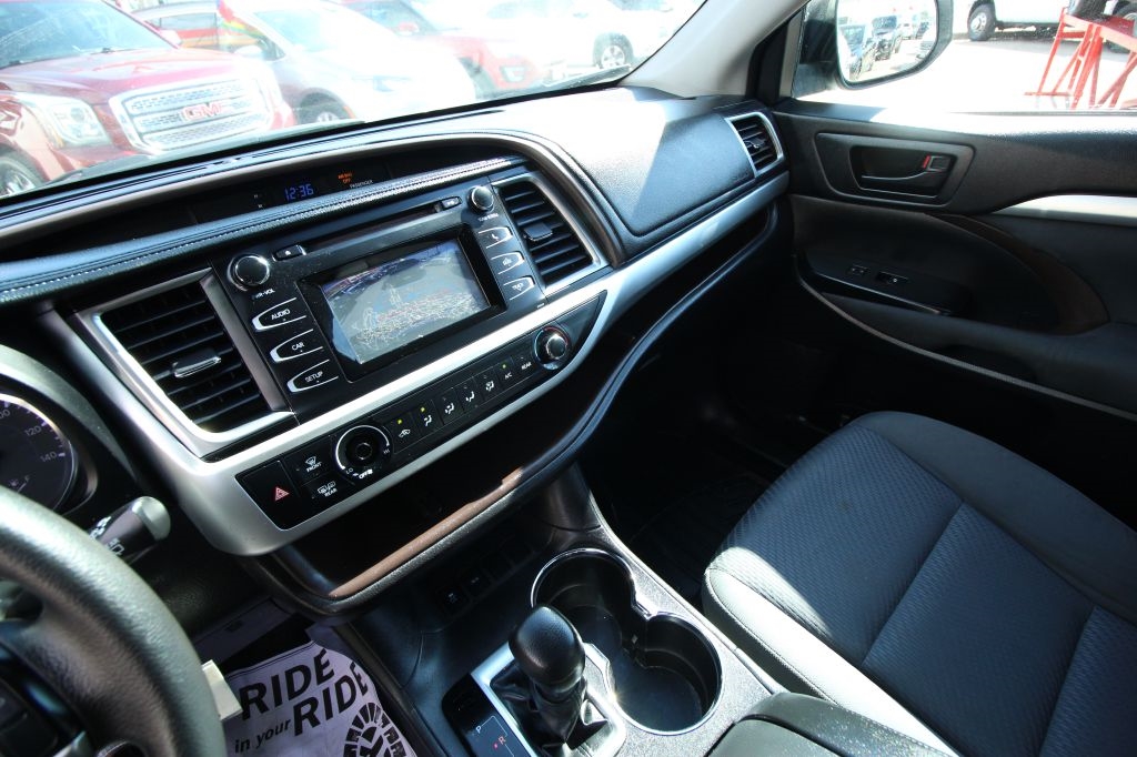 Toyota Highlander LE FWD V6 2015 Toyota Highlander LE FWD V6 2015