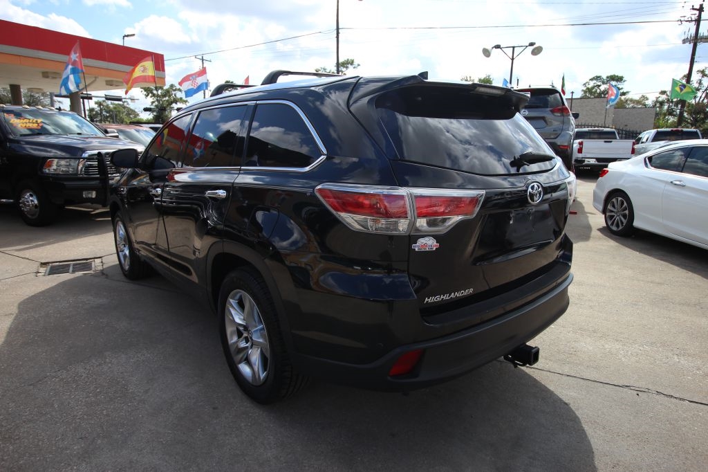 Toyota Highlander Limited FWD V6 2016