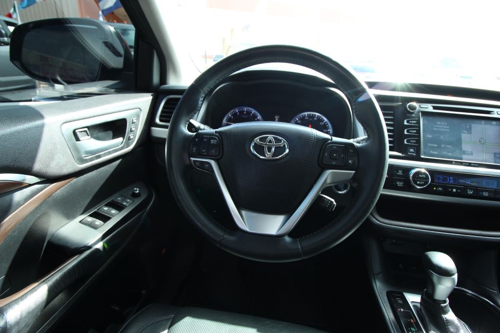Toyota Highlander Limited FWD V6 2016