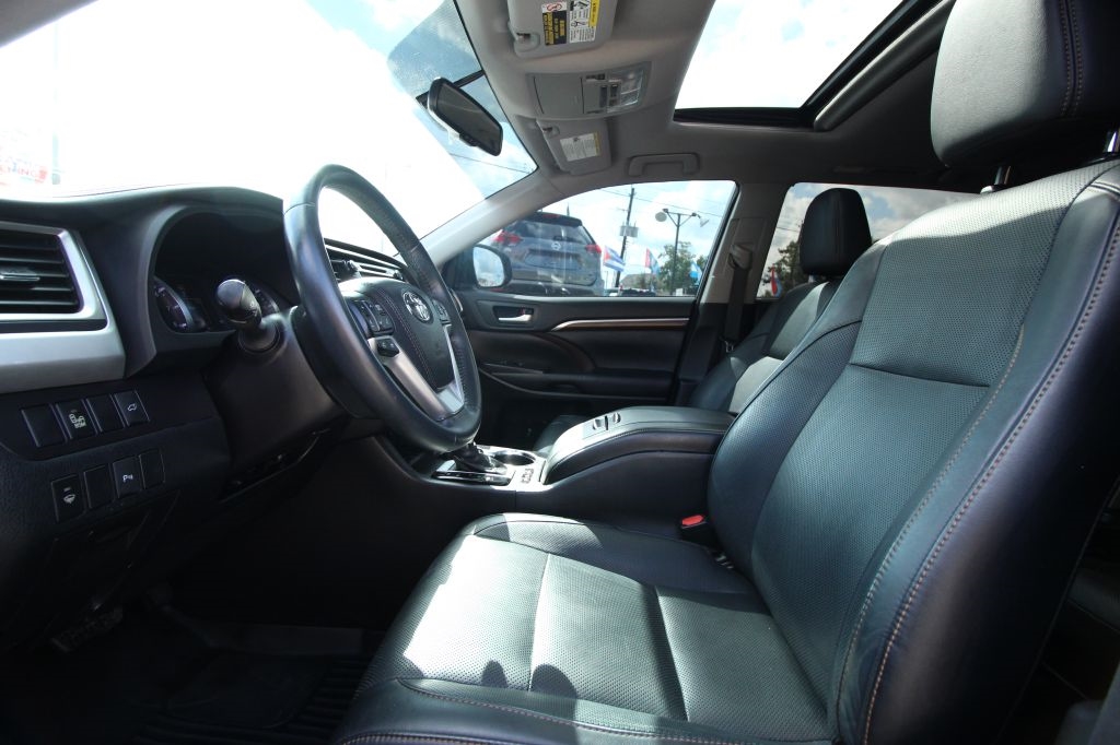 Toyota Highlander Limited FWD V6 2016