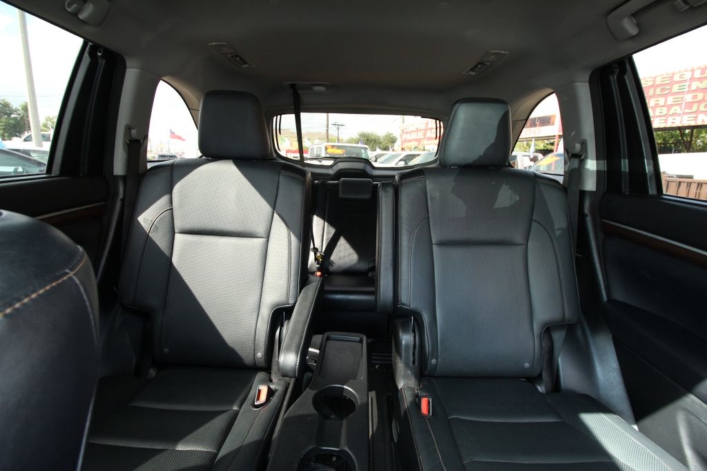 Toyota Highlander Limited FWD V6 2016