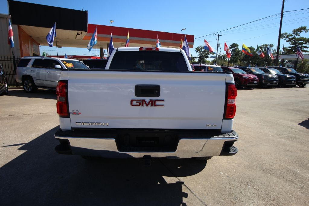 GMC Sierra 1500 SLE Crew Cab Short Box 2WD 2017 GMC Sierra 1500 SLE Crew Cab Short Box 2WD 2017