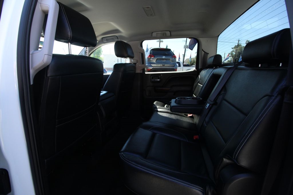 GMC Sierra 1500 SLE Crew Cab Short Box 2WD 2017 GMC Sierra 1500 SLE Crew Cab Short Box 2WD 2017