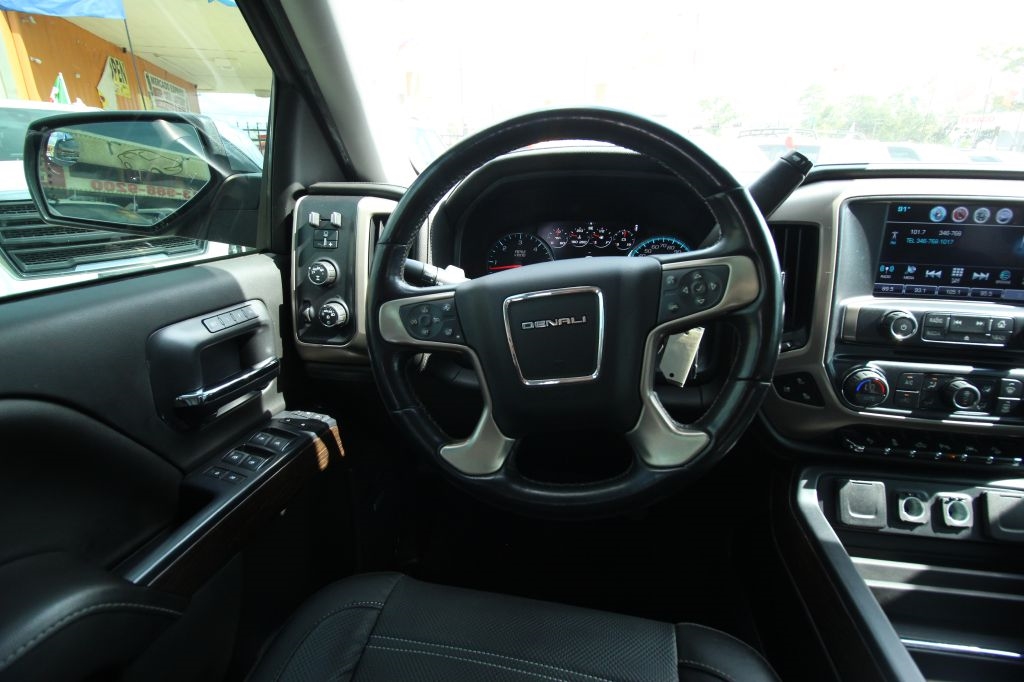 GMC Sierra 1500 Denali Crew Cab Long Box 4WD 2018 GMC Sierra 1500 Denali Crew Cab Long Box 4WD 2018