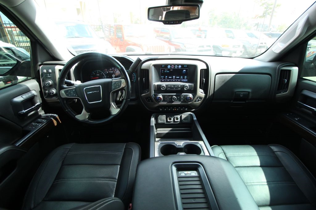 GMC Sierra 1500 Denali Crew Cab Long Box 4WD 2018 GMC Sierra 1500 Denali Crew Cab Long Box 4WD 2018