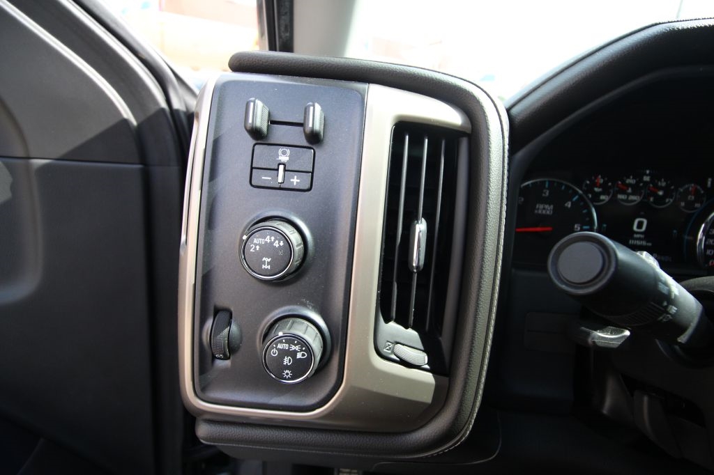 GMC Sierra 1500 Denali Crew Cab Long Box 4WD 2018 GMC Sierra 1500 Denali Crew Cab Long Box 4WD 2018