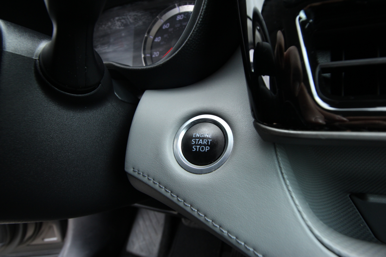 Toyota Highlander LE AWD V6 2021